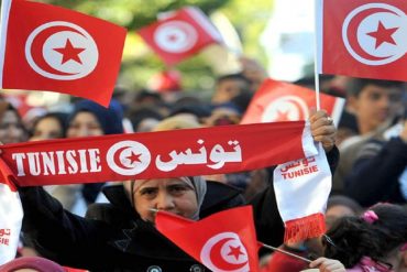 10 سنوات على الثورة.. لماذا يعاني اقتصاد تونس حتى الآن؟